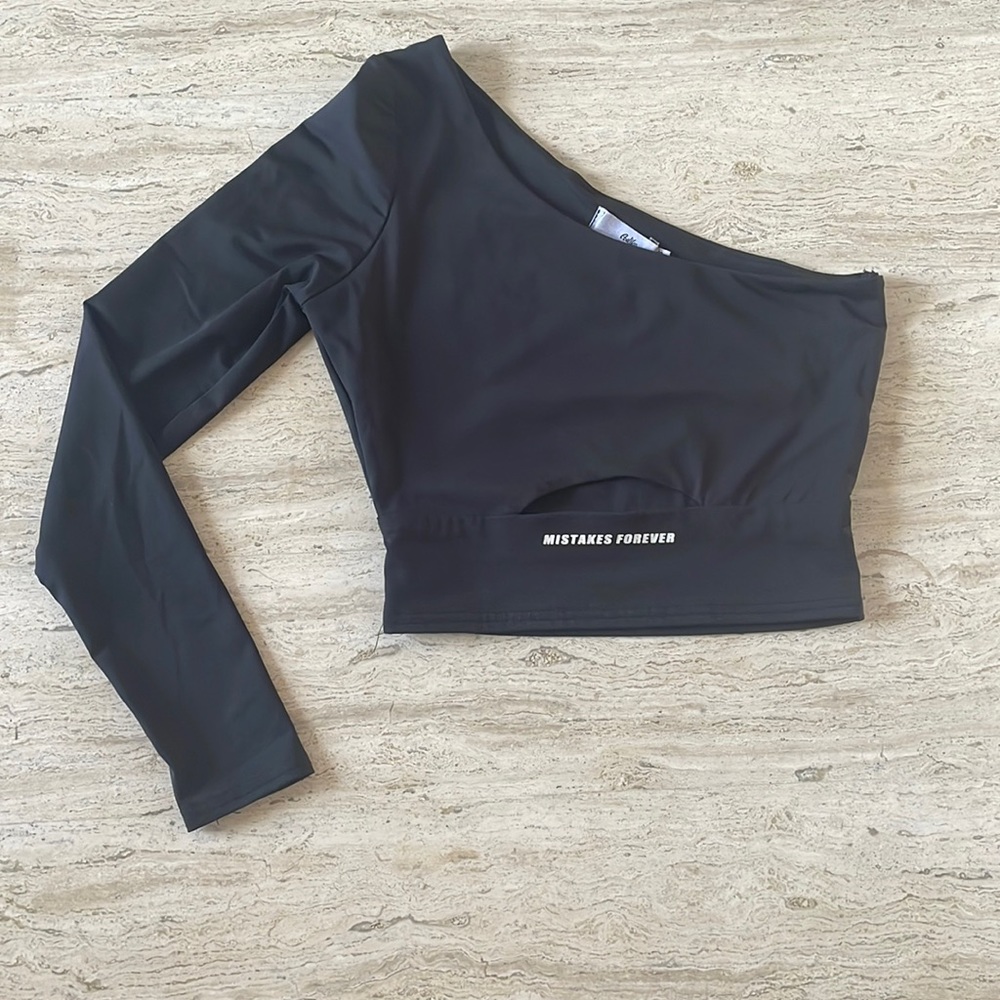 *SOLD* Adika one shoulder cut out crop top